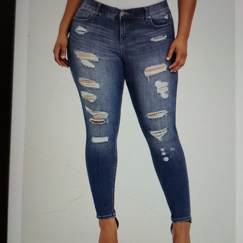 Bombshell skinny Jean. Distressed medium wash